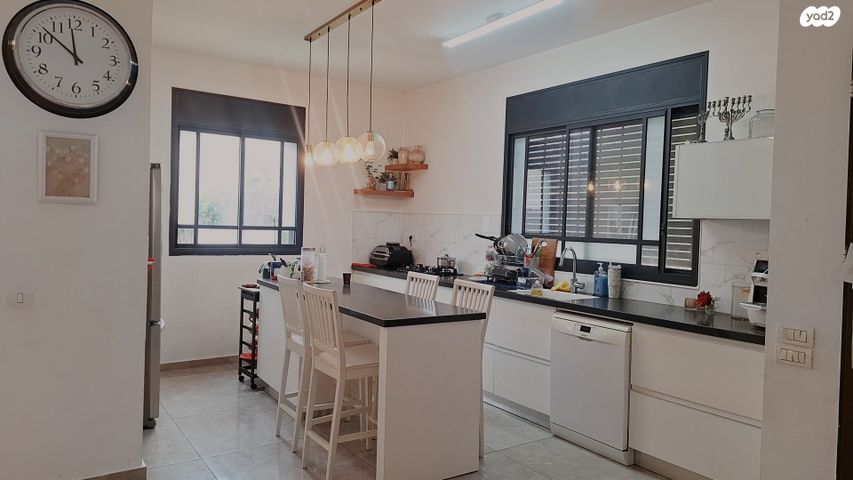 שושנה דמארי 