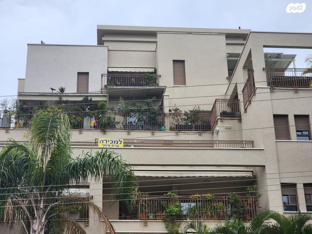 המניין הראשון 16