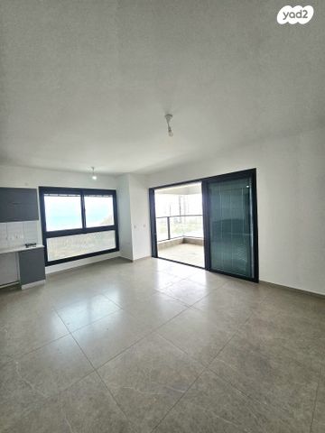 יהורם גאון 2