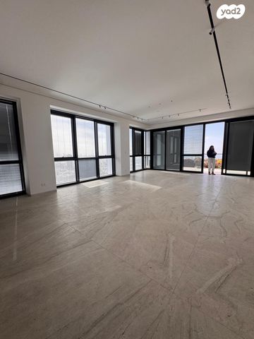 גג/ פנטהאוז