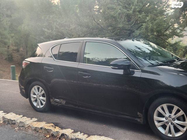 מודעת רכב לקסוס CT