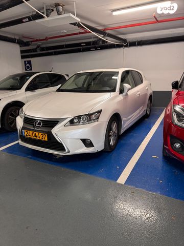 מודעת רכב לקסוס CT