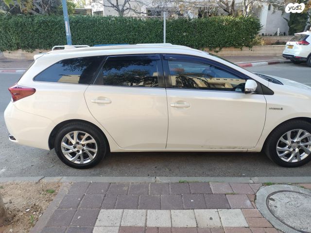 מודעת רכב טויוטה אוריס