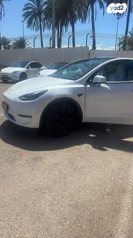 מודעת רכב טסלה מודל Y