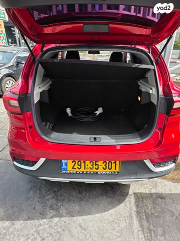 מודעת רכב אם ג'י ZS