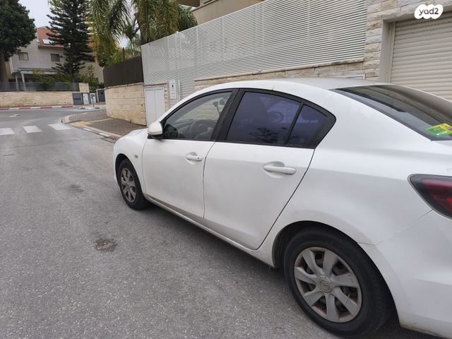 מודעת רכב מאזדה 3