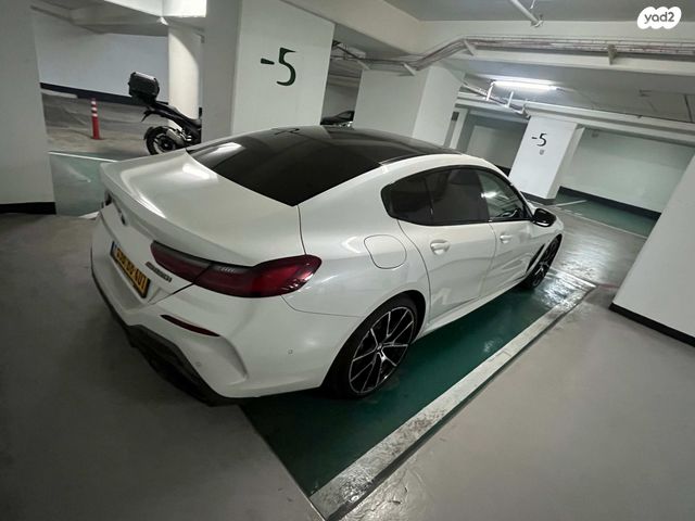 מודעת רכב ב מ וו סדרה 8