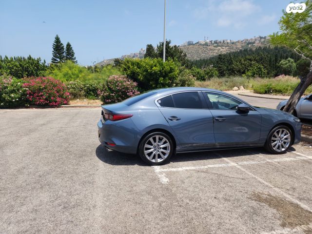 מודעת רכב מאזדה 3