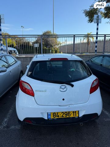 מודעת רכב מאזדה 2