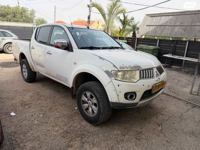 מודעת רכב מיצובישי טרייטון / L200
