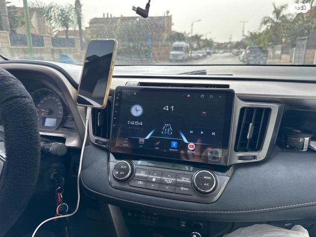 מודעת רכב טויוטה RAV4