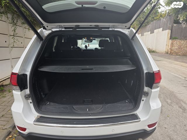 מודעת רכב ג'יפ גרנד צ'ירוקי