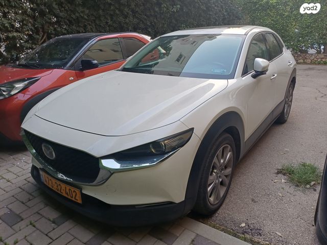 מודעת רכב מאזדה CX-30
