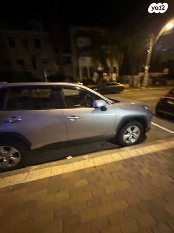מודעת רכב טויוטה RAV4