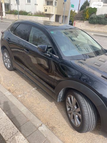מודעת רכב מאזדה CX-30