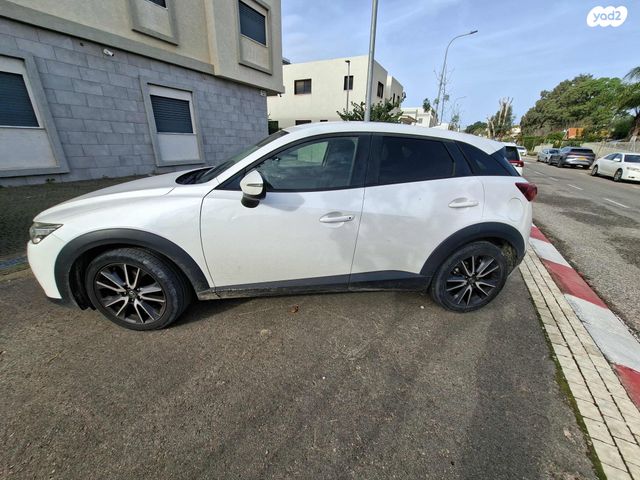 מודעת רכב מאזדה CX-3