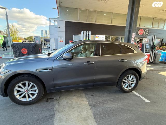 מודעת רכב יגואר F-Pace