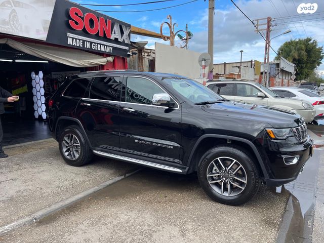 מודעת רכב ג'יפ גרנד צ'ירוקי