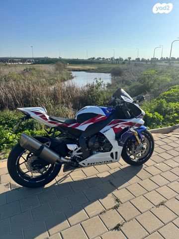 מודעת רכב הונדה CBR1000RR