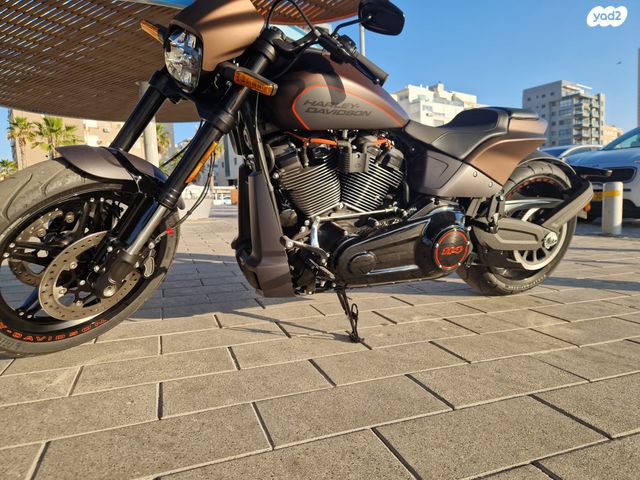 מודעת רכב הרלי דיווידסון FXDR 114