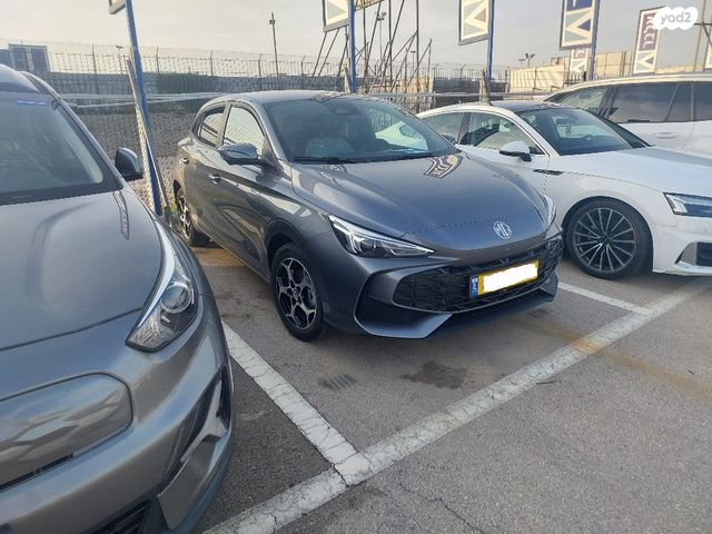 מודעת רכב אם ג'י MG3