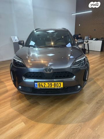 מודעת רכב טויוטה יאריס קרוס