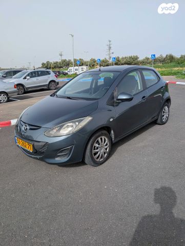 מודעת רכב מאזדה 2