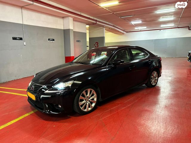 מודעת רכב לקסוס IS