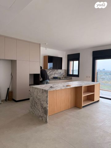 לאה גולדברג 14