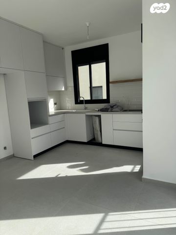 הרבי מרוז'ין 7