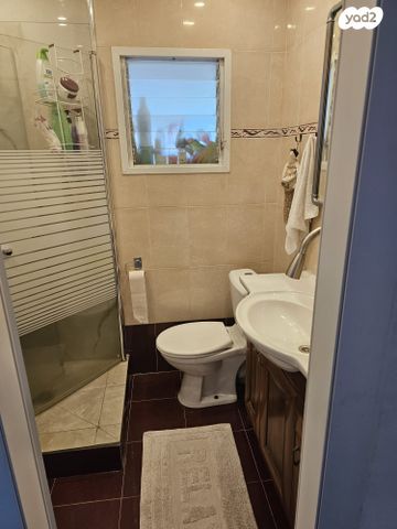 שדרות מנחם בגין 16