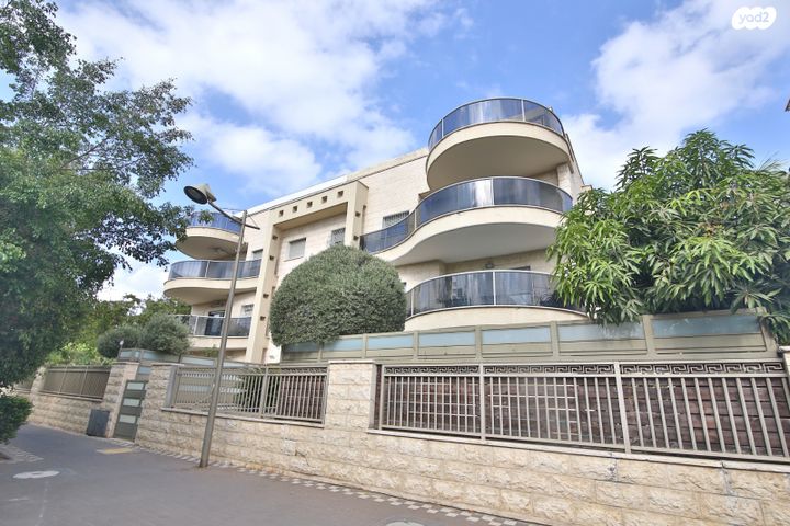 עוזי חיטמן 1