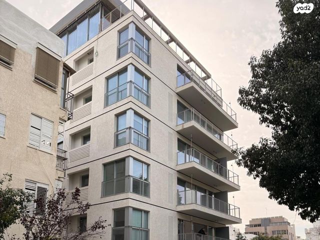 שדרות מוצקין 10