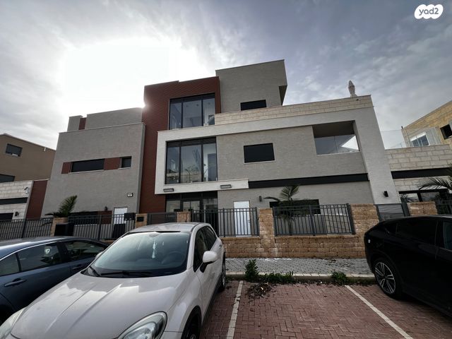 שולמית אלוני 3