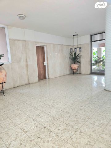 המרכז השקט / מרכז העיר