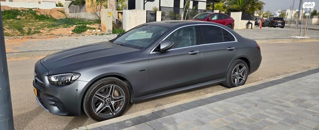 מודעת רכב מרצדס-בנץ E-class