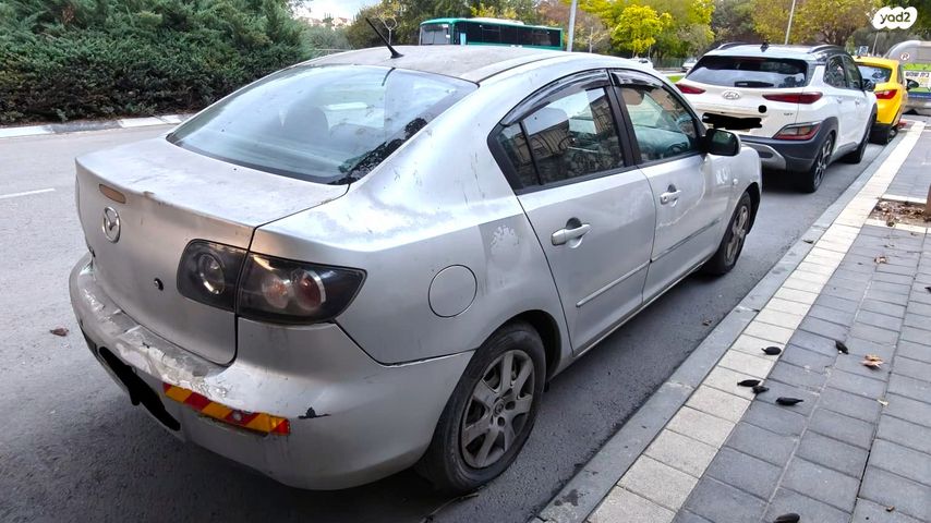 מודעת רכב מאזדה 3