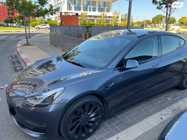 מודעת רכב טסלה מודל 3