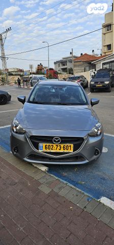 מודעת רכב מאזדה 2