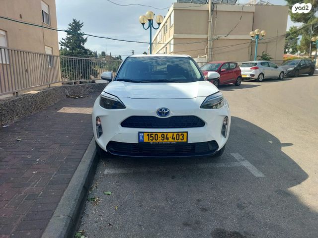 מודעת רכב טויוטה יאריס קרוס