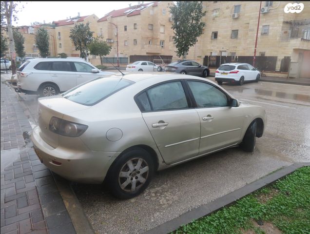 מודעת רכב מאזדה 3