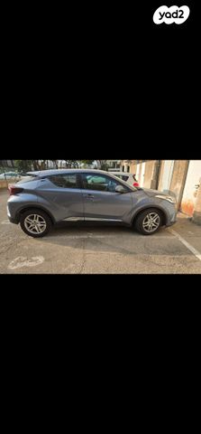מודעת רכב טויוטה C-HR