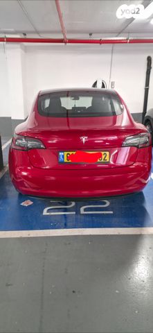 מודעת רכב טסלה מודל 3