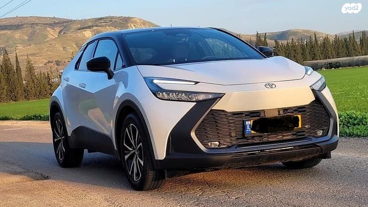 מודעת רכב טויוטה C-HR