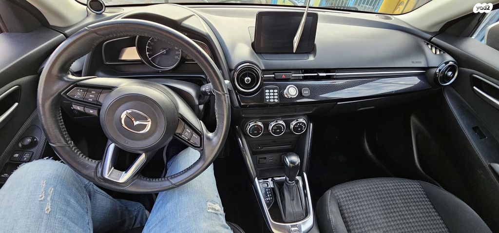 מודעת רכב מאזדה 2