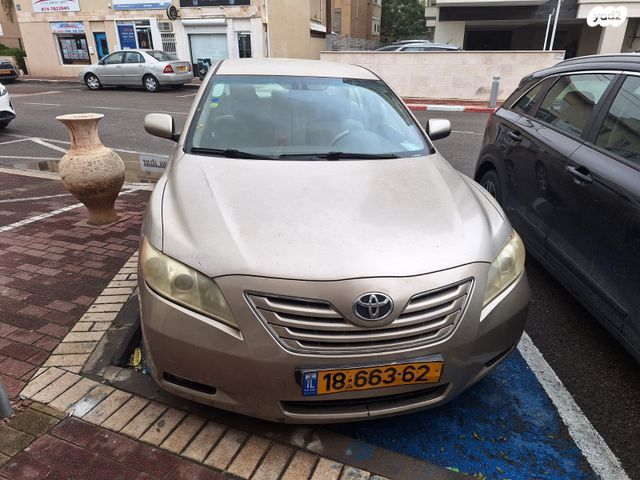 מודעת רכב טויוטה קאמרי