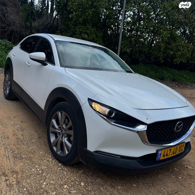 מודעת רכב מאזדה CX-30