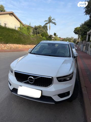 מודעת רכב וולוו XC40