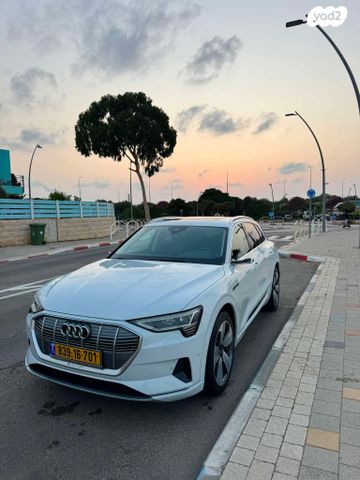 מודעת רכב אאודי E-tron