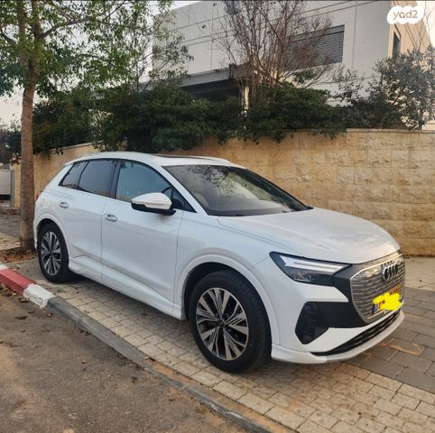 מודעת רכב אאודי Q4 e-tron
